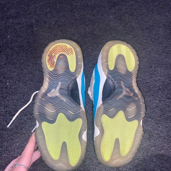 Size 6.5Y- Air Jordan 11 Retro Low 'Aqua Safari’ 2014 - Picture 4 of 4